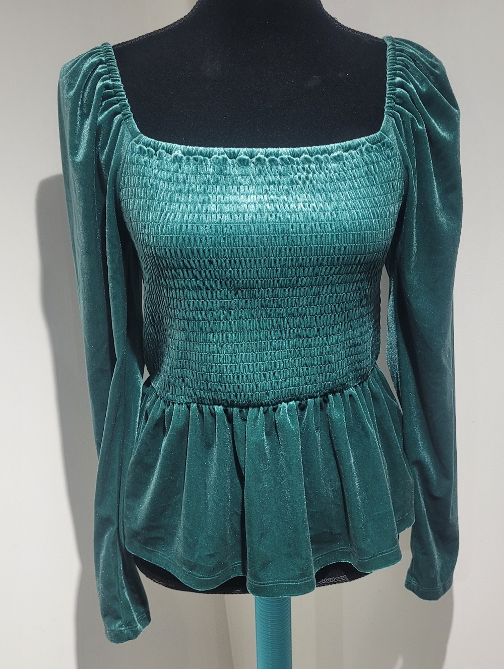 Gap Women's Velvet Smocked Long Sleeve Peplum Top Medium Green Whimsigoth NEW